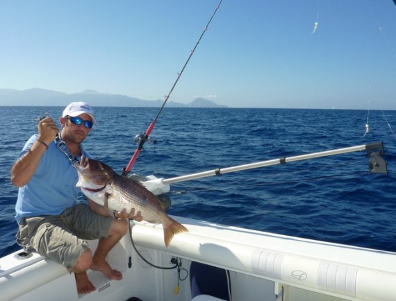 Pêche en mer à Calvi : pêche sportive & balade pêche en Haute Corse